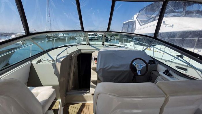 2011 Sea Ray 370 Sundancer Photo 6 of 38