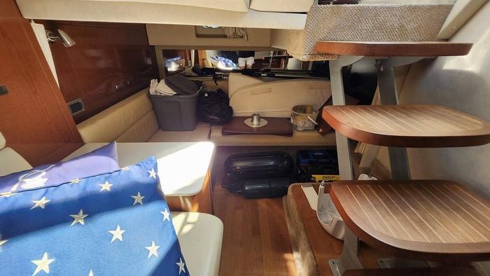 2011 Sea Ray 370 Sundancer Photo 31 of 38