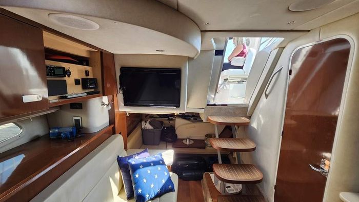 2011 Sea Ray 370 Sundancer Photo 30 of 38