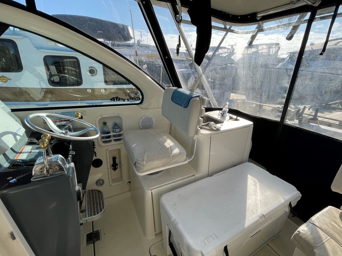 2005 Pursuit 3100 Offshore Photo 11 of 25