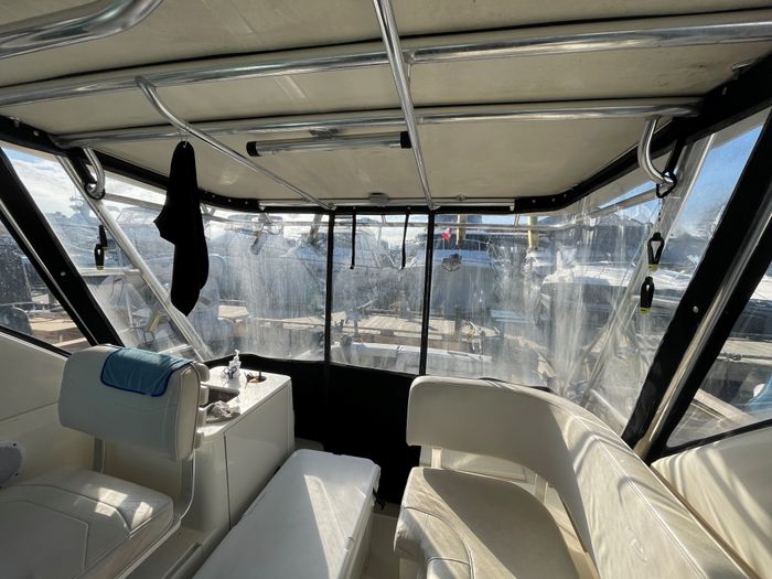 2005 Pursuit 3100 Offshore Photo 14 of 25
