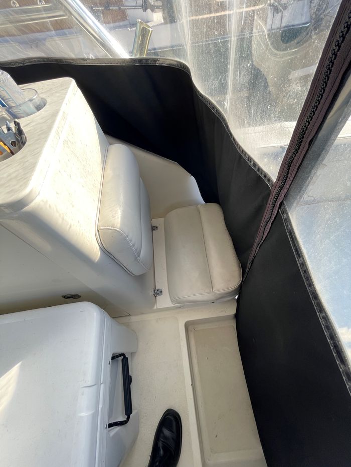 2005 Pursuit 3100 Offshore Photo 15 of 25