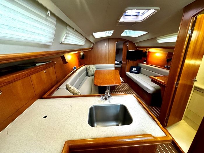 2006 Hunter 33 Photo 23 of 37