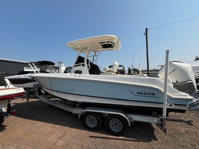 2023 Boston Whaler 230 Outrage Photo 2 sur 12