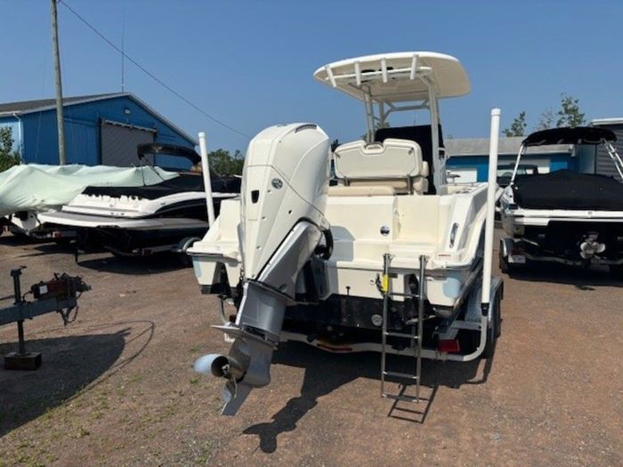 2023 Boston Whaler 230 Outrage Photo 3 sur 12