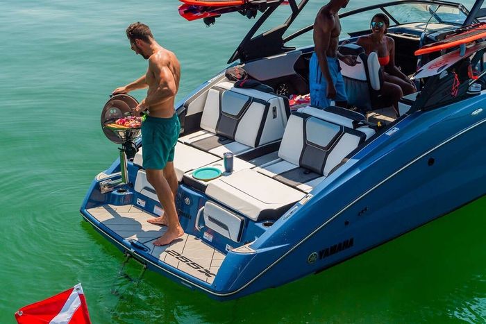 2023 Yamaha 255XD Trailer Included | 40Hrs Photo 14 of 17