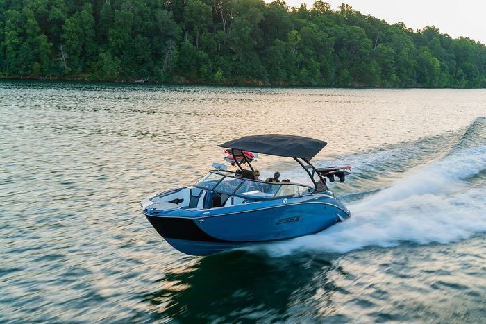 2023 Yamaha 255XD Trailer Included | 40Hrs Photo 8 of 17