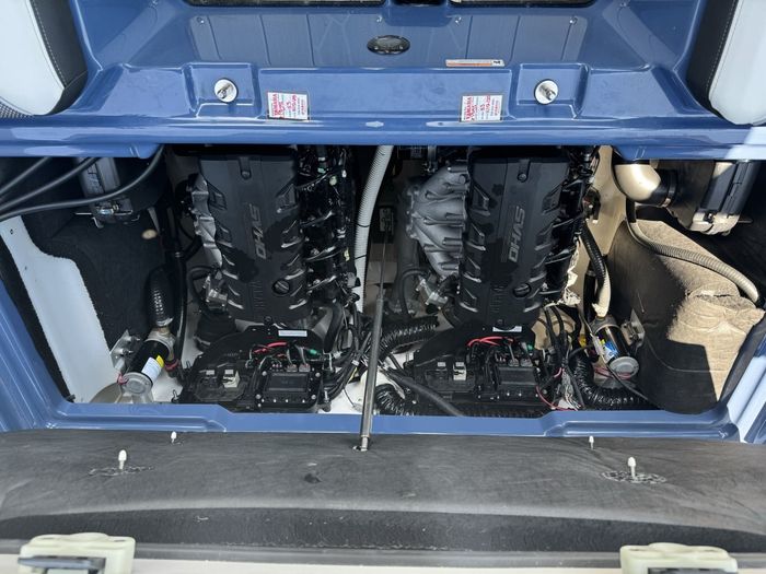 2023 Yamaha 255XD Trailer Included | 40Hrs Photo 6 of 17