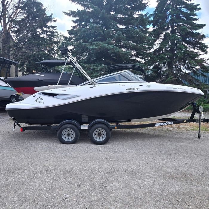 2011 Sea-Doo CHALLENGER 210 Photo 1 of 8