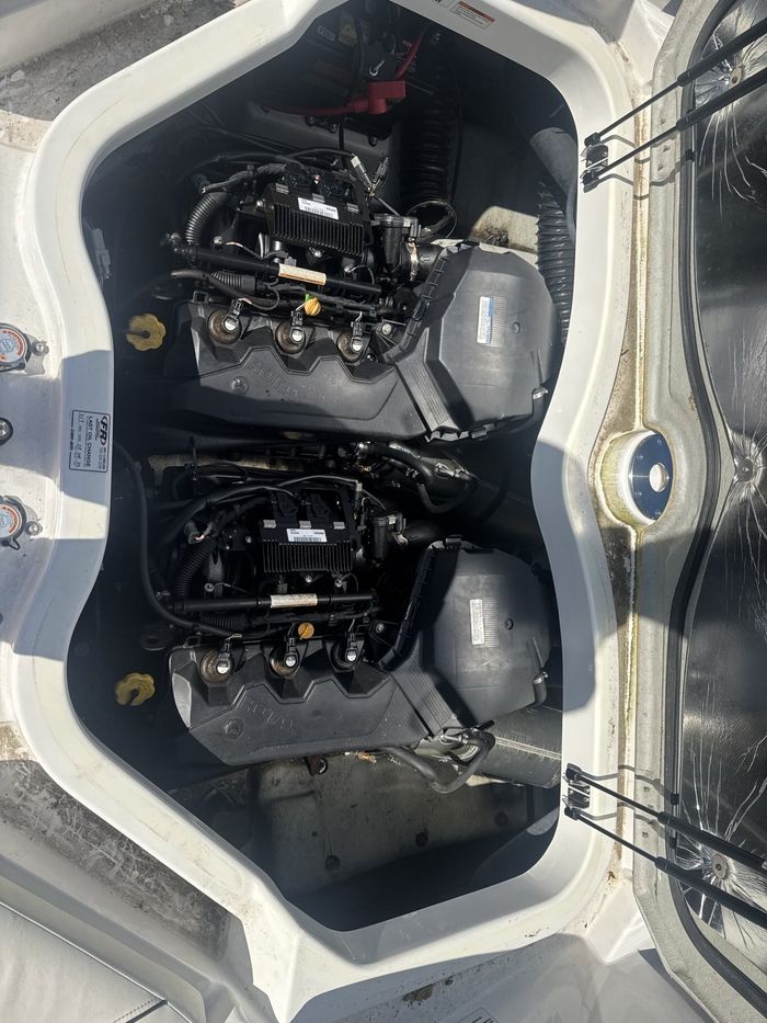 2011 Sea-Doo CHALLENGER 210 Photo 8 of 8