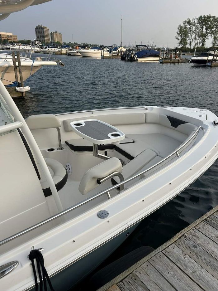 2023 Sailfish 220 CC Photo 8 of 11
