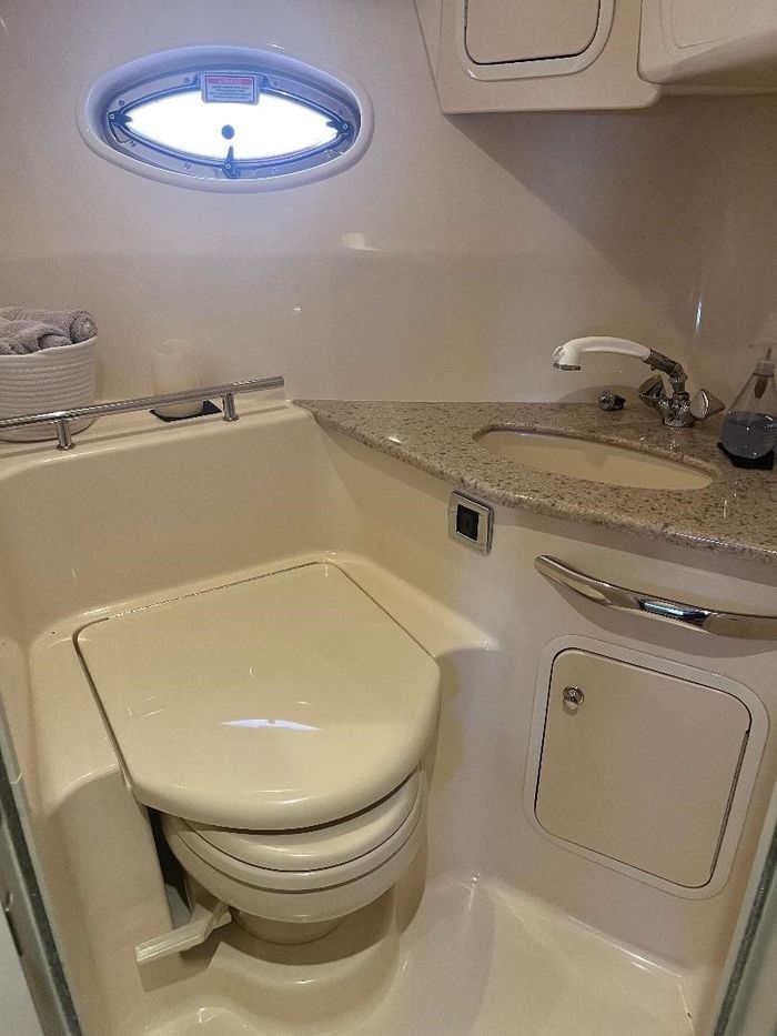 2003 Sea Ray Sundancer 420 Photo 14 of 14