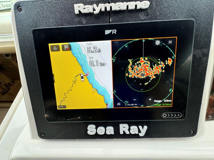 1998 Sea Ray 400 Express Photo 21 of 63