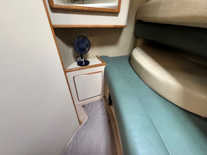 1998 Sea Ray 400 Express Photo 40 of 63