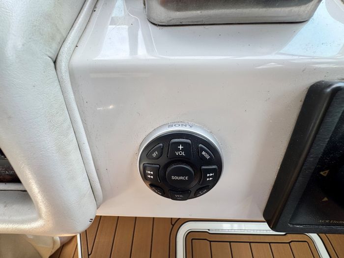 1998 Sea Ray 400 Express Photo 57 of 63