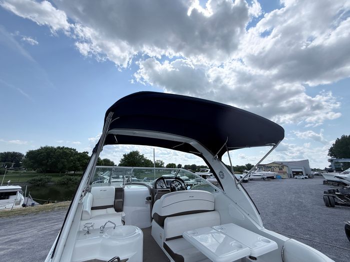 2009 Cruisers Yachts 300 CXI Express Photo 6 sur 31
