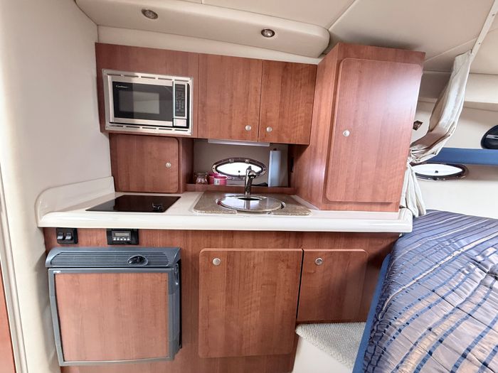 2009 Cruisers Yachts 300 CXI Express Photo 25 sur 31