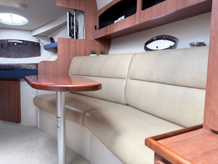 2009 Cruisers Yachts 300 CXI Express Photo 27 sur 31
