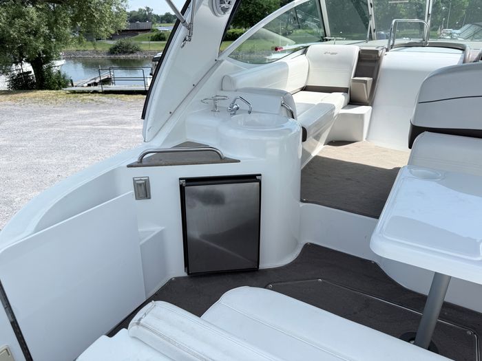 2009 Cruisers Yachts 300 CXI Express Photo 9 sur 31