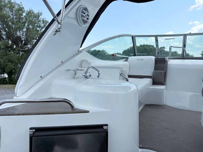2009 Cruisers Yachts 300 CXI Express Photo 12 sur 31