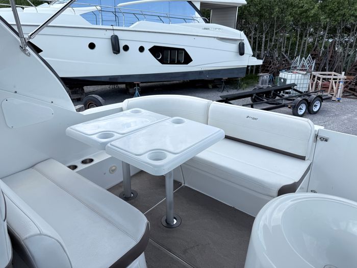 2009 Cruisers Yachts 300 CXI Express Photo 13 sur 31