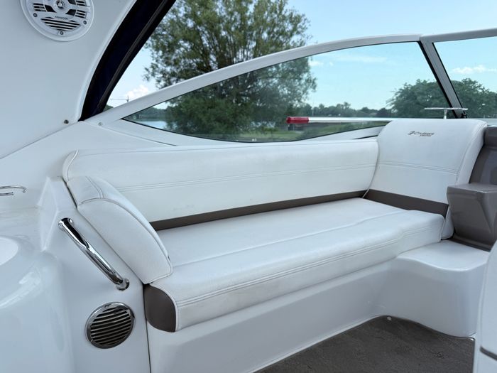 2009 Cruisers Yachts 300 CXI Express Photo 14 sur 31