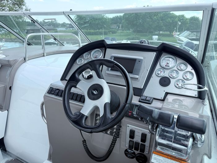 2009 Cruisers Yachts 300 CXI Express Photo 18 sur 31