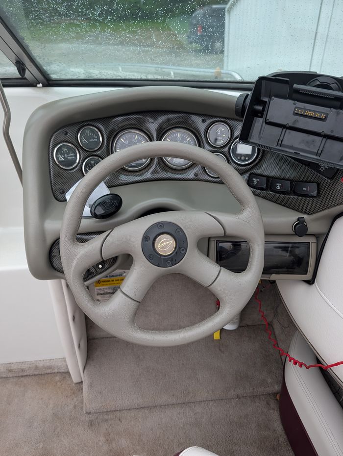 2000 Crownline 205CCR Photo 5 of 14