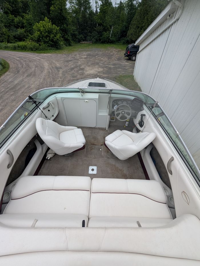 2000 Crownline 205CCR Photo 9 of 14