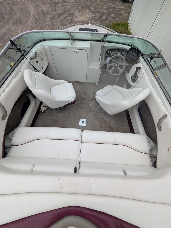 2000 Crownline 205CCR Photo 10 of 14
