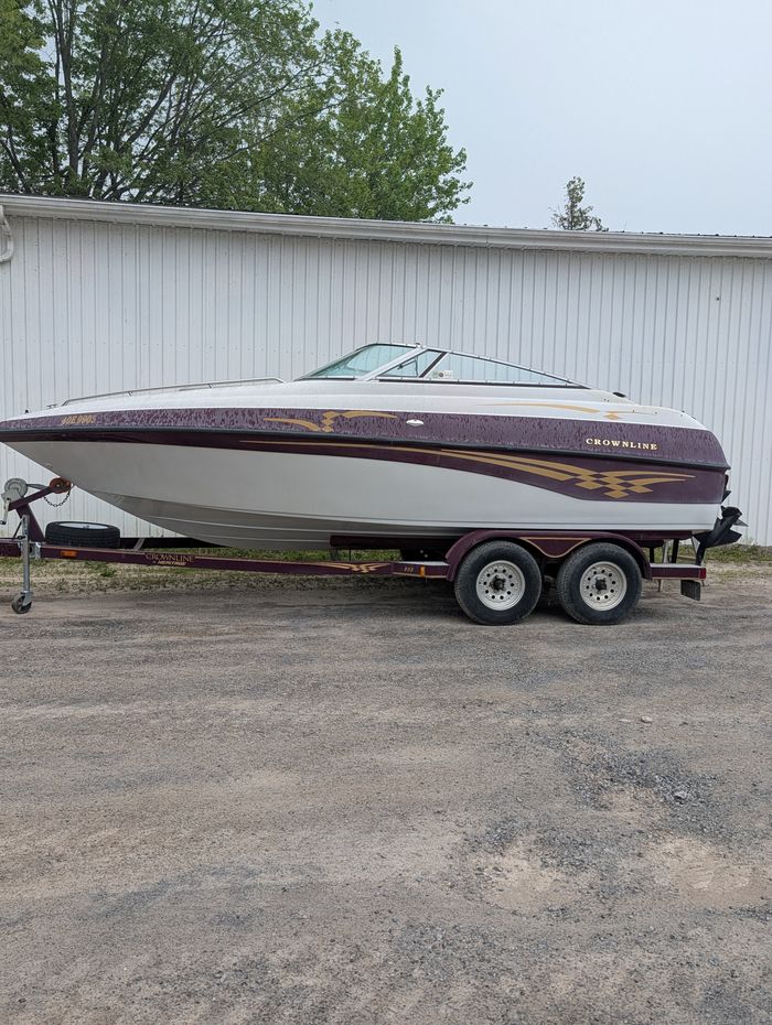 2000 Crownline 205CCR Photo 1 of 14