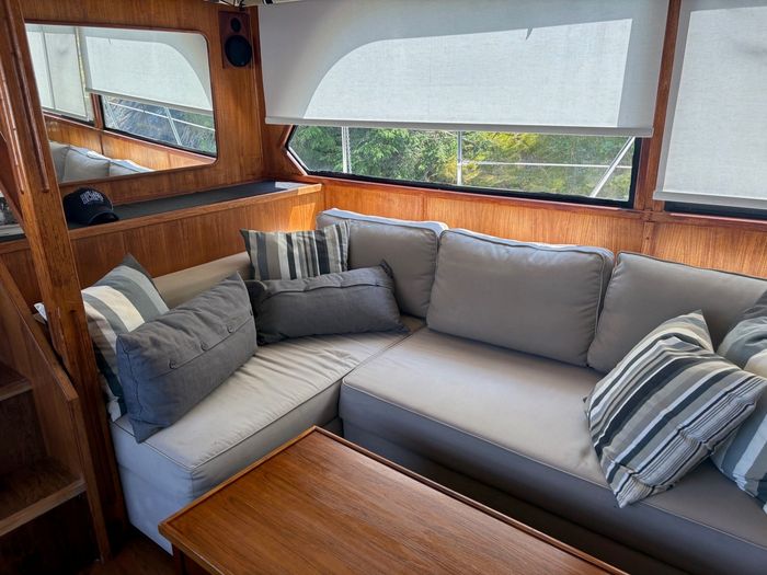 1989 Chris-Craft 426 Catalina Photo 15 of 29