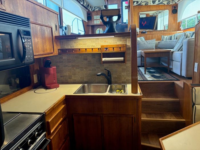 1989 Chris-Craft 426 Catalina Photo 19 of 29