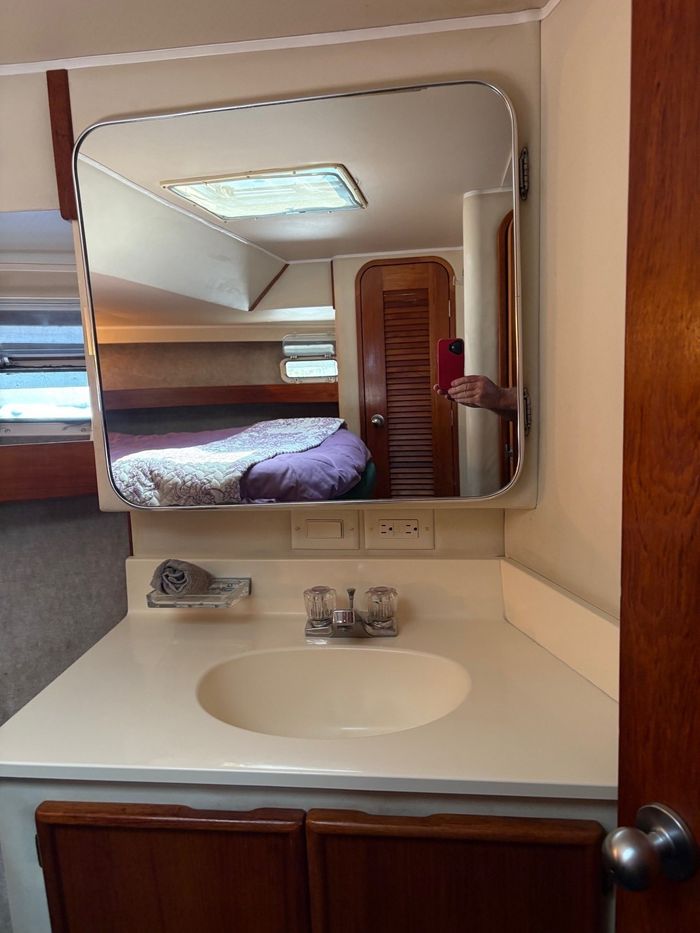 1989 Chris-Craft 426 Catalina Photo 29 of 29