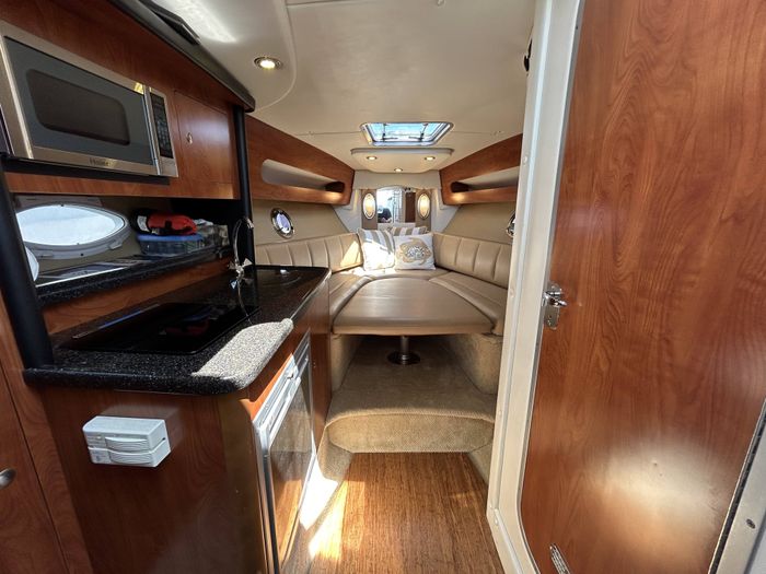 2013 Rinker 290 Express Cruiser Photo 24 of 58