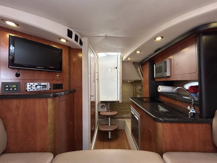 2013 Rinker 290 Express Cruiser Photo 25 of 58