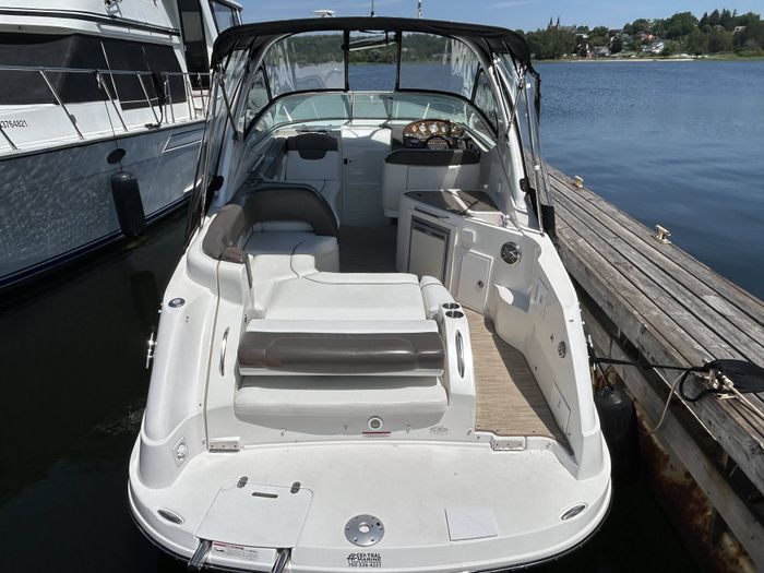 2013 Rinker 290 Express Cruiser Photo 3 of 58
