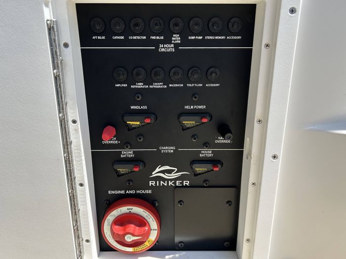 2013 Rinker 290 Express Cruiser Photo 48 of 58
