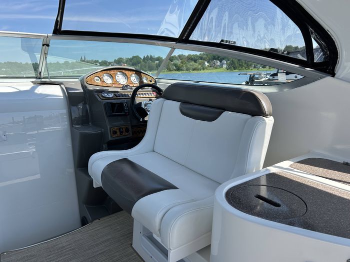 2013 Rinker 290 Express Cruiser Photo 16 of 58