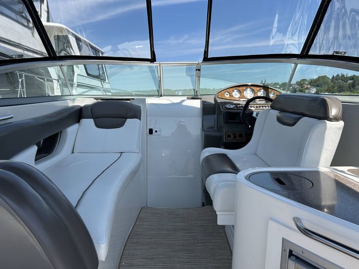 2013 Rinker 290 Express Cruiser Photo 17 of 58