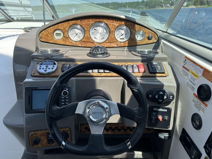 2013 Rinker 290 Express Cruiser Photo 18 of 58