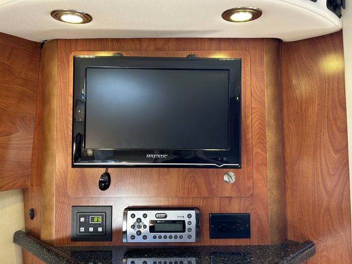 2013 Rinker 290 Express Cruiser Photo 29 of 58