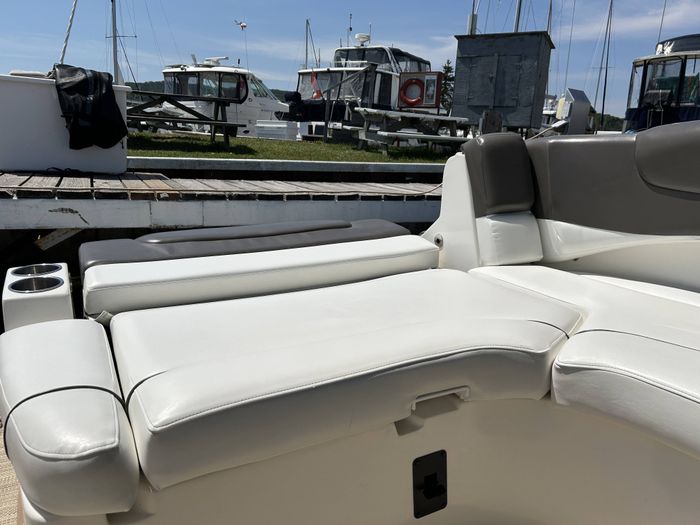 2013 Rinker 290 Express Cruiser Photo 7 of 58