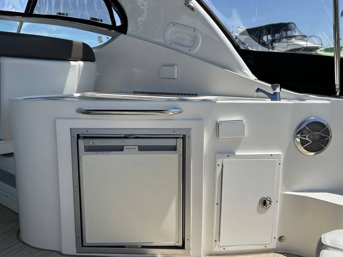 2013 Rinker 290 Express Cruiser Photo 8 of 58