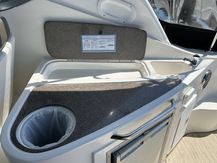 2013 Rinker 290 Express Cruiser Photo 10 of 58