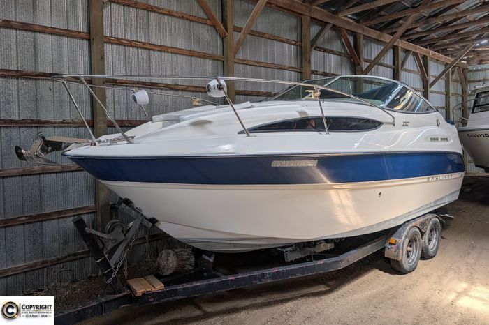 2007 Bayliner 245 Photo 3 sur 59
