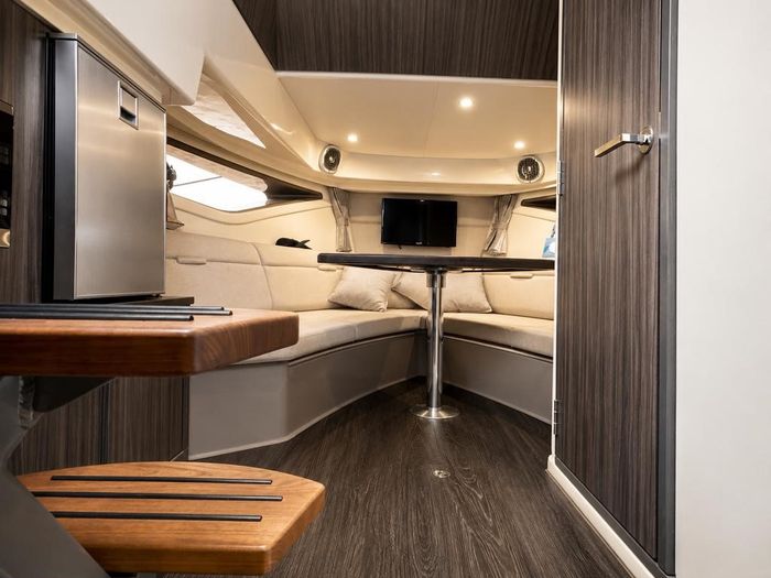 2018 Sea Ray Sudancer 320 Photo 21 of 32