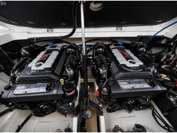 2018 Sea Ray Sudancer 320 Photo 29 of 32