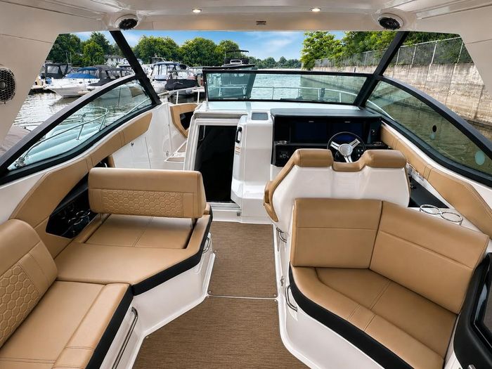 2018 Sea Ray Sudancer 320 Photo 6 of 32