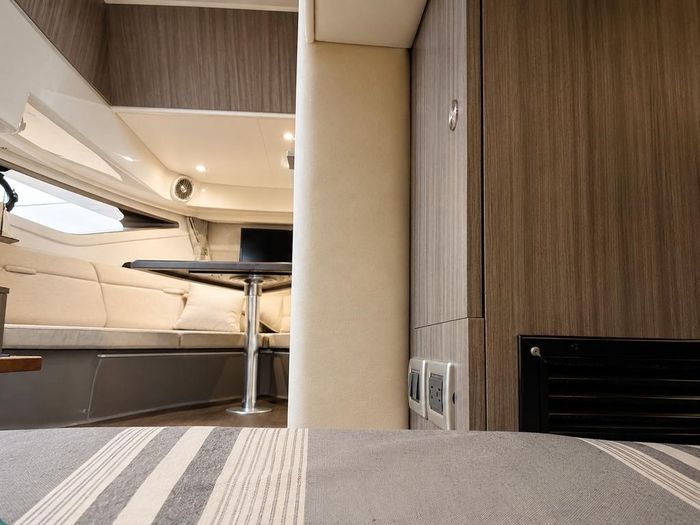 2018 Sea Ray Sudancer 320 Photo 24 of 32